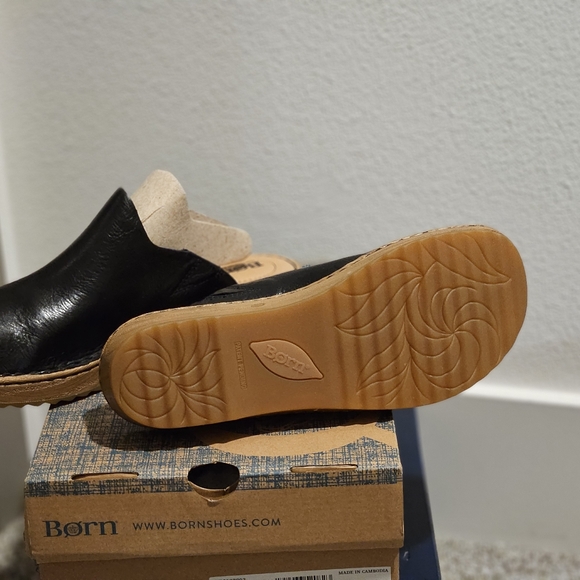 Born Brand New Clogs Women's Black Leather Slip-On Shoes - Picture 2 of 7
